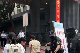 电讯报：由于埃弗顿遭遇扣分处罚，老板出售俱乐部面临数亿镑损失